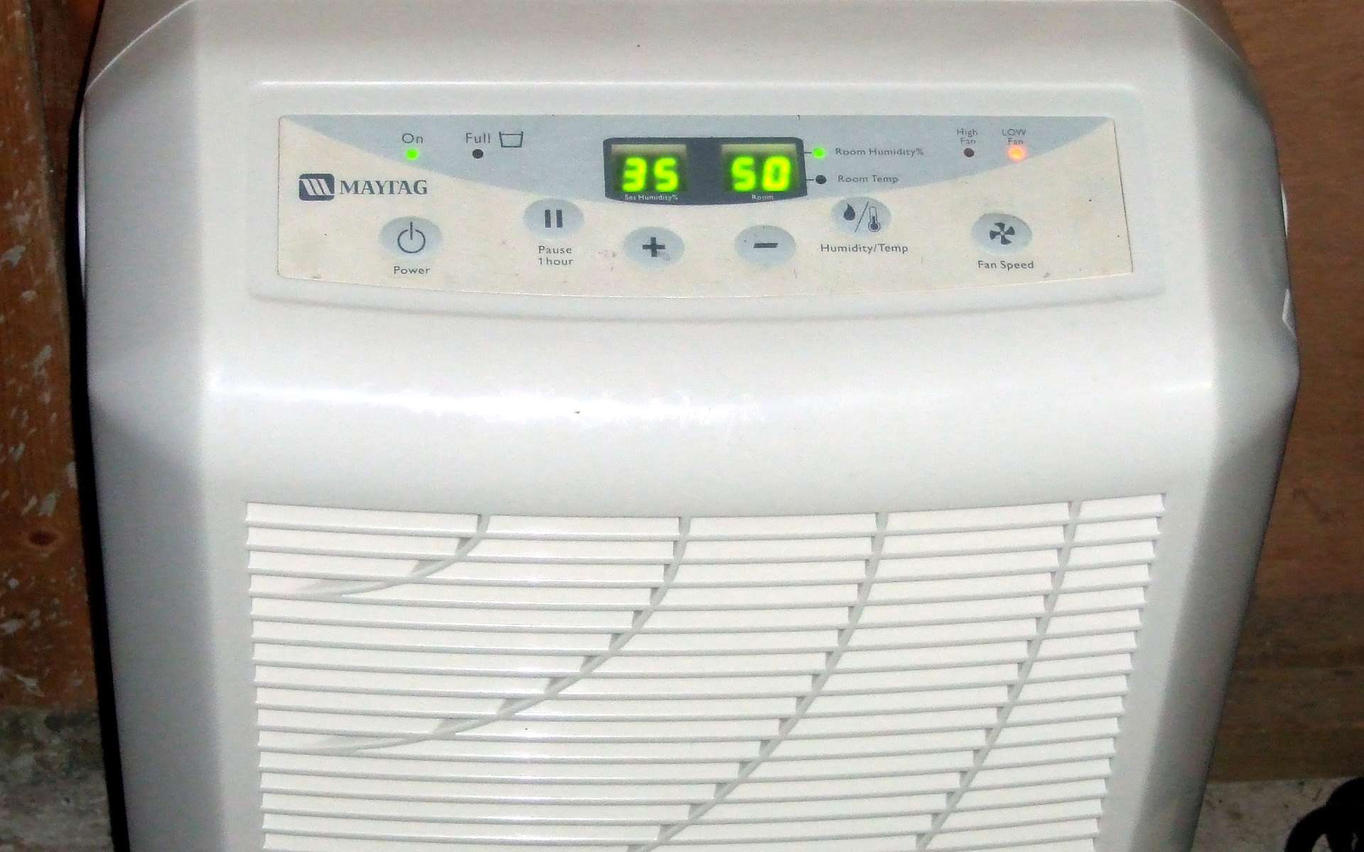 Le déshumidificateur diminue l'humidité présente dans l'air. © Dchristle, Domaine public, Wikimedia Commons