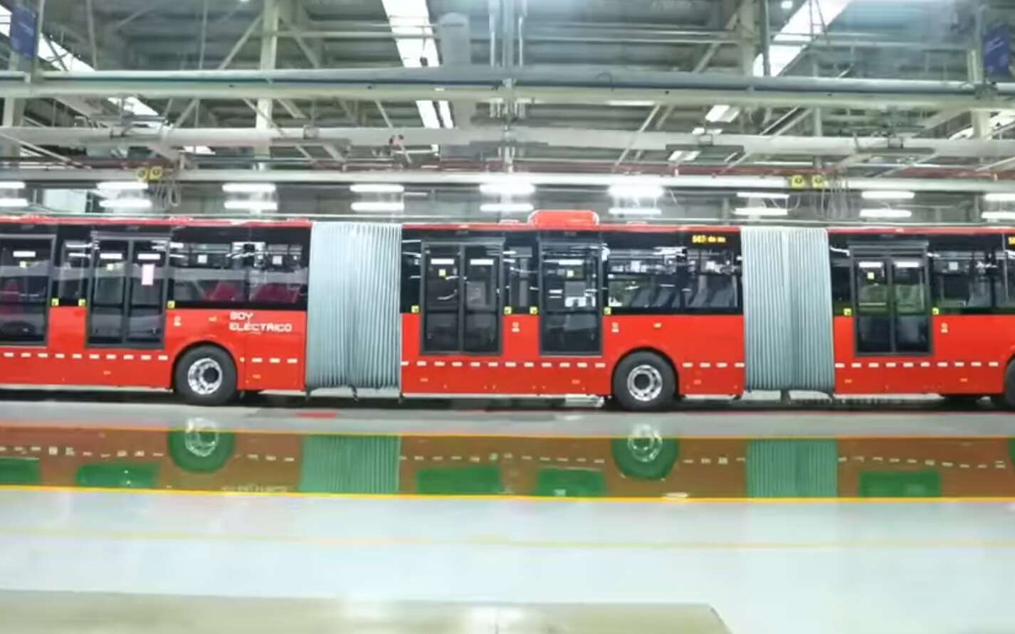 La Chine a créé un bus électrique géant de 26 mètres !