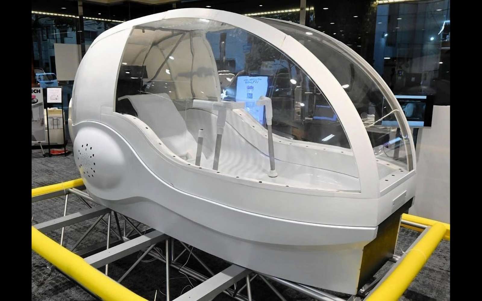 Oui, ça existe : des japonais ont inventé la « machine à laver pour humains » !