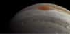 Découvrez Jupiter telle que vous ne l'avez jamais vue grâce au travail d'un citoyen scientifique. À l'aide des images collectées par la sonde Juno, celui-ci est parvenu à créer une modélisation 3D de la surface jovienne, dont il offre un survol époustouflant.