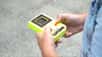 Librement inspiré du Game Boy, la console de jeu portable de Nintendo, Engage a la particularité de fonctionner sans batterie, ni pile. C'est l'énergie solaire et celle créée par les appuis sur les touches qui alimentent l'appareil.