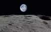 « Lever de Terre » photographié par la sonde japonaise Kaguya ; la Terre est immobile dans le ciel de la Lune. © Jaxa, NHK