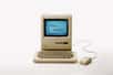 Le premier Macintosh a 40 ans ! Quiconque voit les images et vidéos de cette boîte beige en plastique, ne peut s'empêcher de mesurer les progrès technologiques accomplis depuis… ou du moins d'admirer le coup de génie marketing de son créateur Steve Jobs, qui en a fait un objet domestique, misant sur « l'expérience utilisateur ». Retour sur cet iconique ordinateur qui est entré dans les foyers et a démocratisé l'informatique personnelle.
