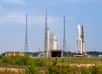 Pour son dernier vol avant le lancement de James Webb, prévu le 18 décembre, Ariane 5 doit lancer dans la nuit de vendredi à samedi le satellite de télécommunications SES-17 et Syracuse 4A, un satellite français de communications militaires. Avant les dix millards de dollars de James Webb à lancer, le vol de ce soir verra le lanceur lourd Ariane 5 battre trois nouveaux records !