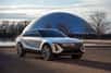 General Motors a choisi un SUV haut de gamme pour investir le marché de la voiture électrique. La Lyriq promet près de 500 km d’autonomie, mais elle n’arrivera pas avant 2022 ce qui d’ici là pourrait être un peu juste.