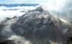 Vue du volcan Chaitén en éruption, en 2009, au Sud du Chili, avec son dôme de lave rhyolitique. © CC by-sa 2.0