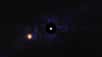 James-Webb a réalisé une jolie performance en photographiant une exoplanète située à seulement 12 années-lumière de nous. Epsilon Indi Ab, c’est son nom, est l'une des exoplanètes les plus froides jamais observées et l'une des plus ressemblantes à Jupiter. Cette découverte offre aux astronomes une opportunité inédite d'étudier la composition atmosphérique de planètes analogues à celles de notre Système solaire.
