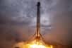 Nouveau succès pour SpaceX avec le lancement réussi d'un Falcon 9, et tous les satellites Starlink et SkySat à bord ont été mis en orbite. Lors de ce vol, le lanceur utilisait un étage principal qui avait déjà volé à six reprises ! Un record qui souligne la pertinence des choix technologiques de SpaceX et montre que son pari économique, basé sur la réutilisation de chaque étage principal une dizaine fois, est en passe d'être également gagné. Revivez en vidéo son lancement.