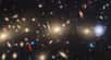 C’est l’une des images les plus détaillées de notre Univers obtenues à ce jour. Cette sublime vue sur l’amas de galaxies MACS0416 que les astronomes ont construite grâce à des données renvoyées par le télescope spatial Hubble et par le télescope spatial James-Webb. Un véritable arbre de Noël avant l’heure !