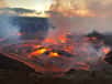 Pour la seconde fois de l’année, le Kilauea est entré en éruption hier, le 7 juin, peu avant le lever du soleil, à l’intérieur de la caldeira sommitale. De nombreux évents se sont ouverts et le plancher du cratère a été recouvert en seulement une heure. Quel spectacle !