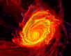 On savait qu'il existait une électrodynamique des trous noirs, avec des champs magnétiques et des courants électriques lorsqu'ils s'entourent d'un disque d'accrétion où la température monte au point d'ioniser les atomes du gaz formant le disque, donnant un plasma. Mais l'exploration de la physique de ces disques autour des trous noirs supermassifs au moyen d'une nouvelle et puissante simulation a surpris les astrophysiciens relativistes. Les champs magnétiques y seraient plus intenses qu'on ne le pensait, modifiant nos idées sur la croissance de ces astres compacts en avalant de la matière.