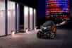 Seat a présenté au Mobile World Congress un concept de « quadricycle » électrique qui emprunte à la voiture et à la moto. Dotée d’un système de batterie interchangeable, la Seat Minimó se destine en premier lieu à un usage urbain en autopartage.