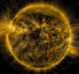 Pour les 10 ans de son satellite d'observation du Soleil SDO, la Nasa publie un magnifique timelapse couvrant presque tout un cycle d'activité solaire. Regardez notre Étoile fulminer, vibrer, tourner et aussi s'apaiser avec le temps. Une vidéo qu'on ne se lasse pas de regarder.