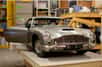 Dans le dernier opus des aventures de James Bond intitulé Skyfall, l’Aston Martin DB5, le modèle culte de l’agent 007, fait son grand retour, avant de partir en fumée ! Pour satisfaire au réalisme tout en évitant de détruire un modèle original dont la cote dépasse 350.000 euros, la production a eu recours à des répliques fabriquées pièce par pièce à partir d’une imprimante 3D.
