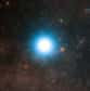Elle est à peine plus grande que la Terre et elle gravite autour d'une des étoiles d’Alpha du Centaure, c’est-à-dire le système stellaire le plus proche de nous, à seulement 4,3 années-lumière. Cette exoplanète découverte par l’instrument Harps, de l’ESO, est notre voisine à l’échelle astronomique !