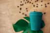 Les mugs en bambou relâchent des substances cancérigènes lorsqu’on y verse de l’eau chaude. © sonyachny, Adobe Stock