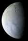 En visite dans le monde de Saturne, la sonde Cassini a survolé deux fois Encelade, une lune glacée, craquelée et parsemée de geysers. Conclusion des astronomes, cette surface subit, au moins au pôle sud, une véritable tectonique des plaques, semblable à celle de la Terre mais où la glace joue le rôle de la croûte rocheuse et l'océan interne liquide celui du magma...