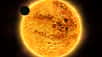 Depuis des années, les astrophysiciens étudient l’atmosphère de l’exoplanète HD 189733 b. En avril 2011, Hubble a observé un énorme nuage de gaz, six fois plus étendu que la planète elle-même et qui s’était formé autour d'elle en réponse à une éruption stellaire, détectée en rayons X par le télescope Swift. On peut donc observer des variations météorologiques avec des exoplanètes !