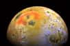 Le volcanisme de Io, l'une des lunes de Jupiter, est sans commune mesure avec celui qui a lieu sur Terre actuellement. On a de bonnes raisons de penser qu'il existe des périodicités dans les éruptions du volcan Loki Patera associé à un lac de lave d'environ 200 kilomètres de diamètre. On prévoyait son éruption pour 2019 mais Loki nous a joué un tour.