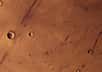 Des examens minutieux de la surface martienne montrent plusieurs stades de bouleversements globaux provoqués par un volcanisme intense auxquels on ne s’attendait pas. Mars est très loin de l’astre mort que l’on s’imaginait !