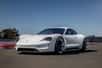 Porsche a livré quelques détails supplémentaires à propos de sa première voiture 100 % électrique baptisée Mission E. Le modèle de série devrait être très proche du concept dévoilé en 2015.