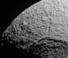 Continuant son périple dans la banlieue de Saturne, la sonde Cassini a braqué sa caméra pendant quelques heures en direction de Téthys, un satellite gelé victime d'une gigantesque collision peu après sa formation.