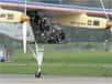 L'avion solaire géant a tenu l'air durant deux heures pour un long vol d'essai qui l'a conduit jusqu'à plus deux mille mètres d'altitude. Le HB-SIA avait déjà volé une première fois le 7 avril et Bertrand Piccard prévoit toujours son tour du monde sans carburant pour 2012.