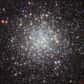 Les pelotes d'étoiles que sont les amas globulaires, ces témoins de la formation de l'univers, nous fascinent par leur beauté. Le télescope spatial Hubble vient de tirer le portrait de l'un d'entre eux, Messier 9.