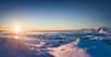 En Antarctique, la neige passe du blanc au vert. La cause ? Des communautés de microalgues vertes qui deviennent si denses qu'elles sont visibles à l'œil nu. La première carte de ces zones vertes a été émise par des chercheurs anglais, ces dernières semblent liées au réchauffement climatique.