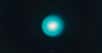 En 2007, une explosion spectaculaire se produisait dans notre ciel. Celle d’une comète baptisée 17P/Holmes. La plus spectaculaire explosion de comète jamais observée. Rendant l’objet visible à l’œil nu. Et cet été, en pointant vos instruments vers la constellation de Pégase, vous devriez pouvoir observer… les restes de cette explosion !