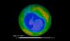 La couche d’ozone est constituée de l’ozone stratosphérique que l’on trouve à une altitude comprise entre 10 et 40 kilomètres.