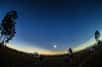 Les astronomes s'étaient donné rendez-vous à l'extrémité nord-est de l'Australie à l'aube de ce 14 novembre pour admirer pendant 2 minutes la nuit en plein jour au cours d'une éclipse totale de Soleil. Une fois de plus le spectacle était au rendez-vous.