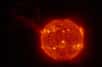 Plusieurs semaines déjà que notre Soleil semble redoubler d’activité. Les astronomes ne comptent plus les éruptions géantes qu’ils observent. Ce mardi 15 février 2022, la mission Solar Orbiter a été le témoin de l’une des plus puissantes d’entre elles. Qui s’est heureusement produite de l’autre côté du Soleil.
