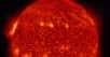Une éruption solaire — le flash dans la partie supérieure gauche de l’image — a été enregistrée par le Solar Dynamics Observatory de la Nasa le 17 avril 2022. © Nasa