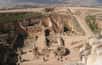 La découverte du tombeau du roi Hérode au sommet du mont Hérodion en Cisjordanie, à une douzaine de kilomètres au sud de Jérusalem, est non seulement un évènement archéologique majeur, mais aussi l'aboutissement de plus d'un demi siècle de recherches acharnées sur le terrain.