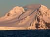 L’Antarctique est la région du monde la plus sensible au changement climatique. L’écosystème semble répondre directement à l’augmentation de température, modifiant ainsi l’écologie façon inattendue.