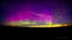 Cette semaine, L’extrême en vidéo s’intéresse à l’improbable rencontre entre une aurore boréale et des nuages noctulescents. Ces deux événements célestes tout à fait surprenants et rares ont été observés par l’astronome Maciej Winiarczyk, en Écosse. En voici les images et les explications.