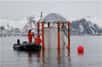 L'un des dix mésocosmes installés dans le fjord Gullmar, en Suède. Ces mésocosmes sont les plus grands jamais réalisés. © Geomar
