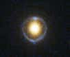Le Télescope spatial Hubble a observé 19 nouvelles lentilles gravitationnelles, un phénomène bien connu des astronomes qui modifie l'apparence d'objets plus lointains. L'effet gravitationnel reproduit l'image originale d'une galaxie éloignée en formant une structure virtuelle caractéristique en forme d'arc de cercle, ou de banane. Ceci a considérablement amélioré notre conception de la distribution de la matière noire dans les amas de galaxies et par conséquent dans l'ensemble de l'Univers