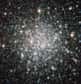 C'est lorsqu'il pointe les amas globulaires dans notre banlieue galactique que le télescope spatial américain Hubble révèle tout son pouvoir de résolution, séparant les uns des autres les soleils qui composent ces pelotes d'étoiles. Zoom dans le cœur de Messier 68.