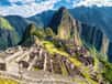 Situé au Pérou, dans les Andes, à 2.430 mètres d'altitude, le Machu Picchu semble littéralement émerger de la forêt tropicale. Ce site spectaculaire, édifié sur une crête rocheuse entourée de précipices abrupts, s'étend sur près de 13 km². Il a été classé au patrimoine mondial de l'humanité en 1983. Découvrez son histoire.