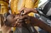 Une formidable victoire… une délivrance… un moment historique pour l'Afrique qui a aujourd'hui éradiqué la polio sur son continent. Depuis quatre ans, aucun cas n'a été signalé. Malgré la découverte du vaccin dans les années 50, la polio continuait ses ravages irréversiblement. Retour sur les campagnes de vaccination et les batailles durement menées contre certains préjugés. 