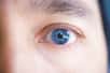 Pour la première fois, le glaucome, pathologie fréquente de la vision, a été traité avec succès par un médicament qui résout le problème à la source. La molécule inhibe l’action d’une chimiokine responsable de l’obstruction du trabéculum, l’origine de la maladie. Explications.