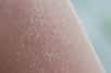 On le sait : l’exposition directe aux UV du soleil favorise le développement de mélanomes cutanés, ou cancers de la peau. Des scientifiques allemands viennent de montrer que les processus inflammatoires constatés en réponse à ces agressions, les coups de soleil, favorisent la migration des cellules cancéreuses et donc les métastases, mortelles.