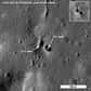Nouvelle curiosité géologique photographiée par la sonde Lunar Reconnaissance Orbiter : un pont naturel semble enjamber un gouffre lunaire.