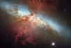 Depuis la découverte de la supernova qui a explosé dans la galaxie Messier 82, des légions de télescopes terrestres et spatiaux espionnent l’événement. Les données collectées permettront aux chercheurs d’affiner leur compréhension des causes et effets de la puissante explosion survenue à 11,5 millions d’années-lumière de nous.