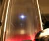 Un groupe de physiciens américains a annoncé avoir obtenu des flashs de lumière, dans une expérience de sonoluminescence, cent fois plus brillants que ceux observés jusqu’à présent. Toujours mal comprise, la sonoluminescence pourrait peut-être un jour servir à faire de la fusion froide.