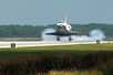 Discovery a effectué une rentrée atmosphérique parfaite ce 14 juin, qui s’est conclue par un atterrissage en douceur à 15 h 15 TU sur la piste de Cap Canaveral, en Floride.