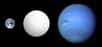 Découverte en 2009, l’exoplanète Gliese 1214 b suscitait des interrogations sur sa nature, les astrophysiciens hésitant entre une planète océan exotique et une sorte de supervénus couverte de nuages. Les observations réalisées à l’aide de la WFC3 de Hubble sont maintenant favorables à l’hypothèse d’une planète largement gazeuse avec une forte quantité d’eau dans son atmosphère.