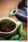 D’après une étude japonaise, la consommation de plus de cinq tasses de thé vert par jour ne protègerait pas contre le développement de tumeurs du sein, malgré l'idée reçue.